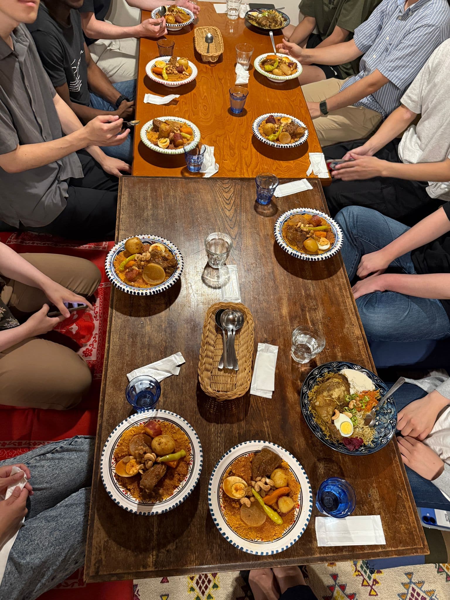 SAHHAの畳の間でお食事